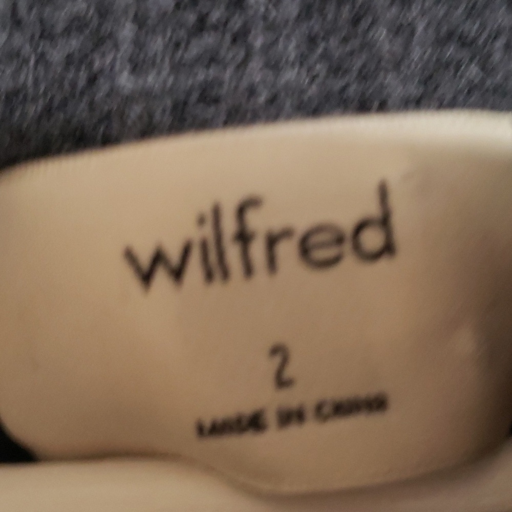 Aritzia Wilfred 100% merino wool sweater - Picture 8 of 9